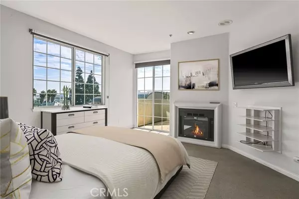 7218 Hillside AVE 304, West Hollywood, CA 90046