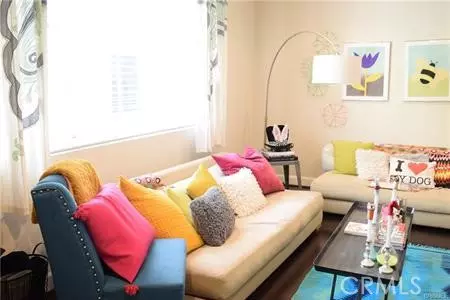 10609 Bloomfield ST 103, Toluca Lake, CA 91602