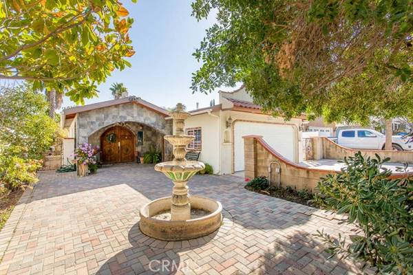 25066 De Wolfe RD, Newhall, CA 91321