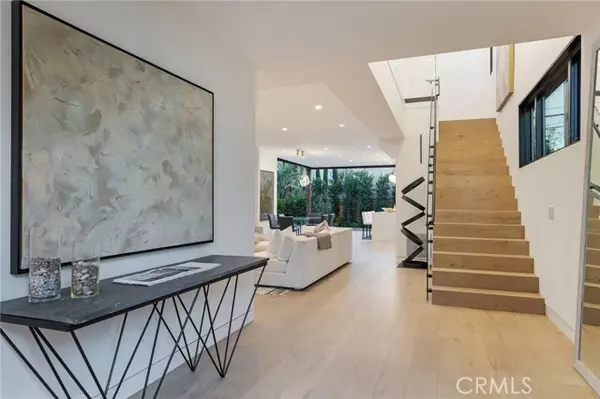 West Hollywood, CA 90048,8720 Rosewood AVE