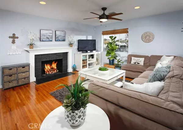 Canoga Park, CA 91303,22100 Cantlay ST