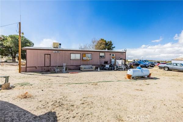 9819 Malpaso RD, Phelan, CA 92371