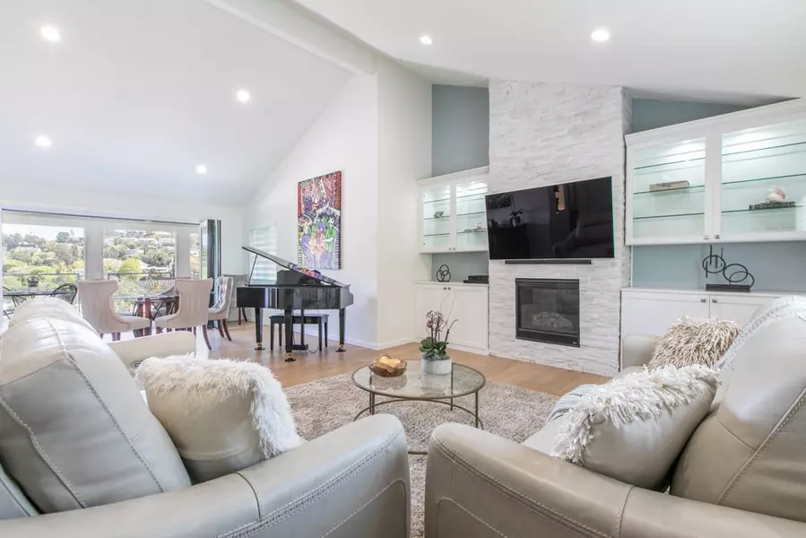 3342 Charleston WAY, Hollywood Hills, CA 90068