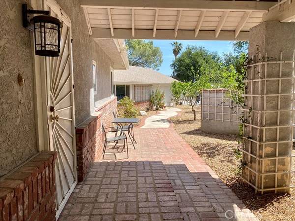 9300 Olin DR, Chatsworth, CA 91311