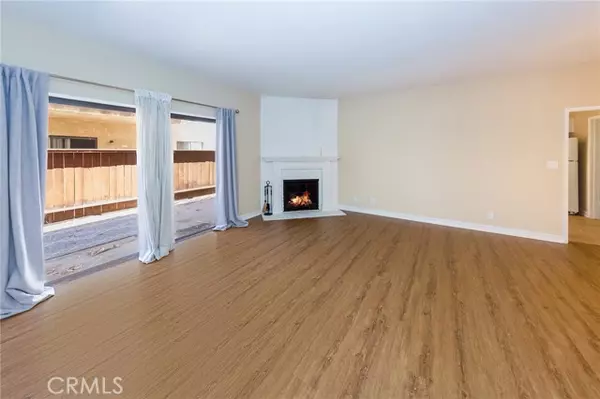 Van Nuys, CA 91406,17510 Sherman WAY 107