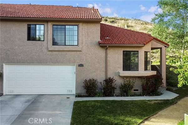 20047 Avenue Of The Oaks 224, Newhall, CA 91321