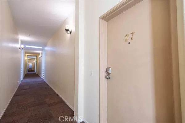 Van Nuys, CA 91406,15455 Sherman WAY 27