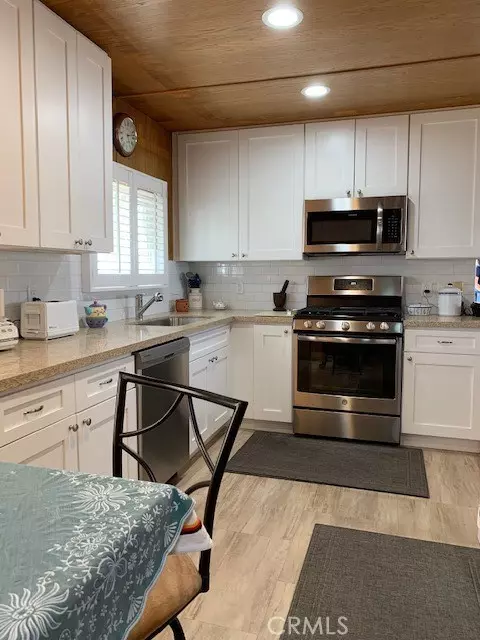 Newbury Park, CA 91320,85 Farland DR