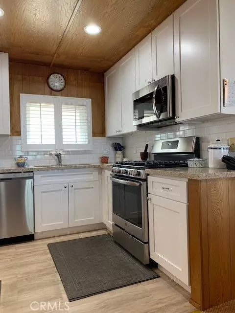 Newbury Park, CA 91320,85 Farland DR