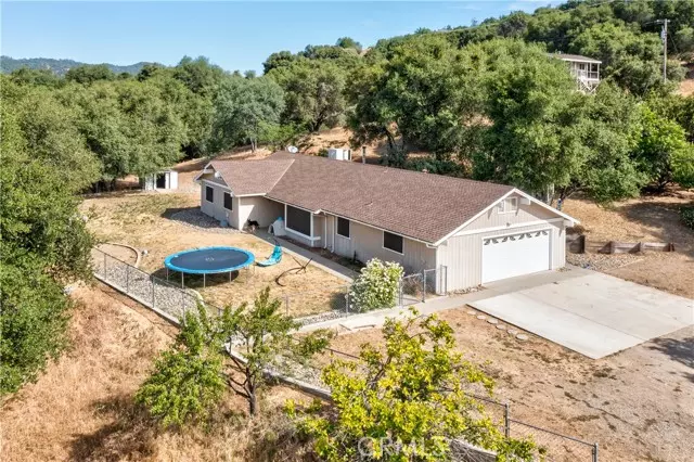 42787 Primrose LN, Ahwahnee, CA 93601