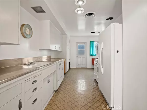 Van Nuys, CA 91406,6462 Blucher AVE