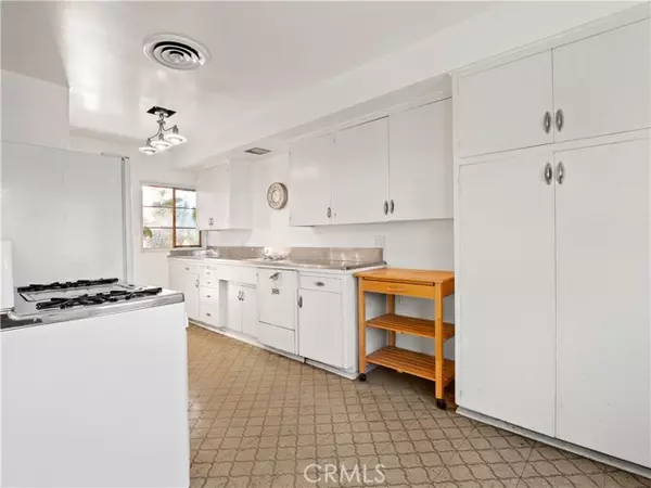 Van Nuys, CA 91406,6462 Blucher AVE