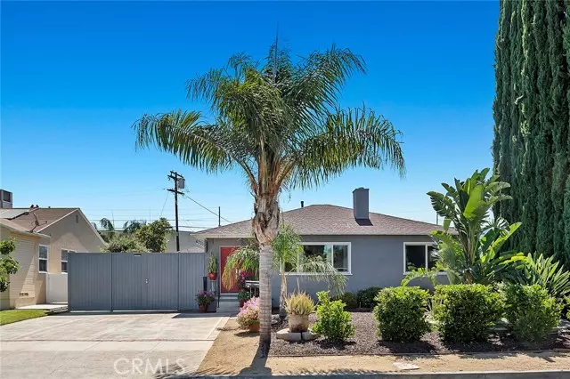 6304 Peach AVE, Van Nuys, CA 91411