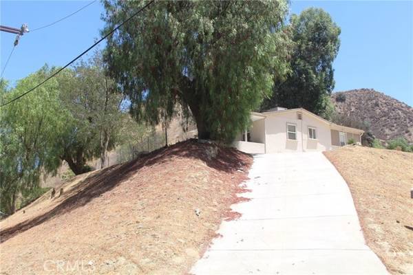 28942 Keningston RD, Castaic, CA 91384