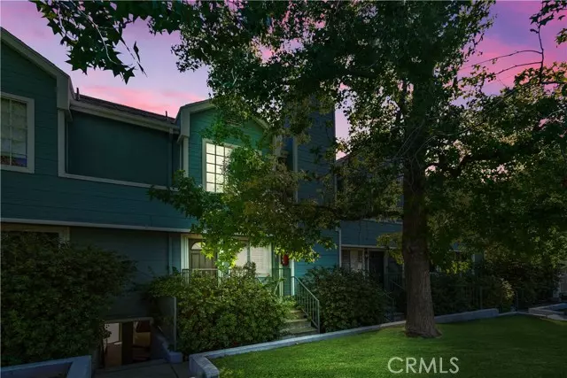 La Crescenta, CA 91214,2944 Fairmount AVE 8