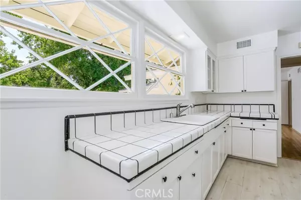 Van Nuys, CA 91406,7655 Chisholm AVE