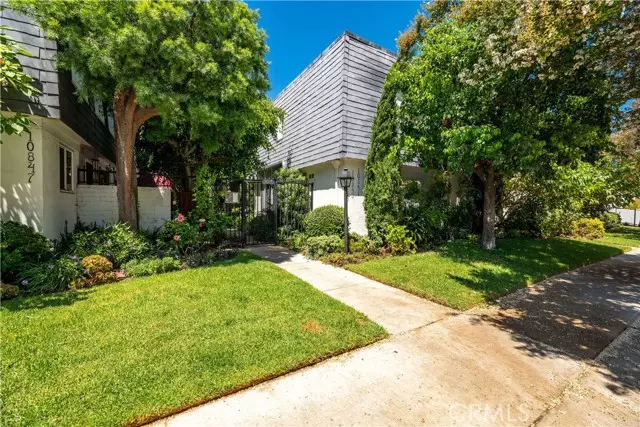 10845 Blix ST 3, Toluca Lake, CA 91602