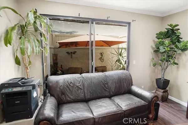 Van Nuys, CA 91405,7311 Kester AVE 12