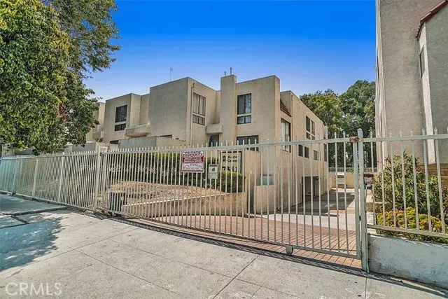 7311 Kester AVE 12, Van Nuys, CA 91405