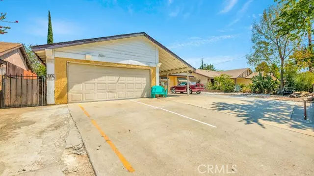 7756 Owensmouth AVE, Canoga Park, CA 91304