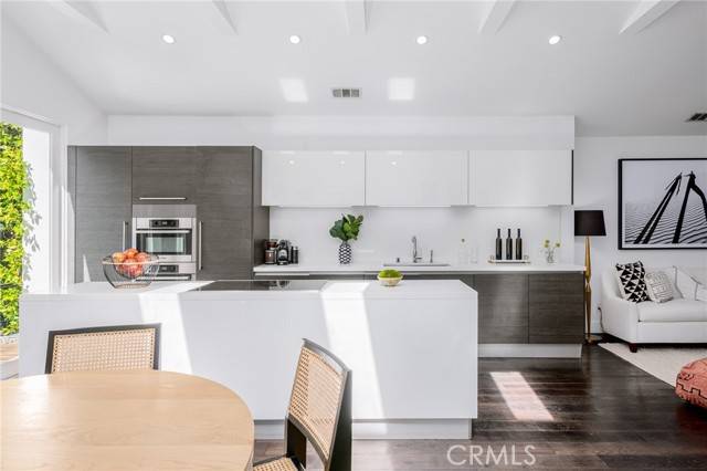 West Hollywood, CA 90048,431 Westbourne DR