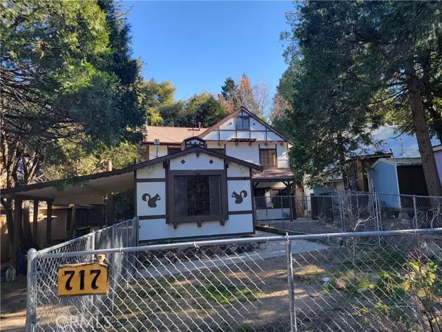 717 Rocky LOOP, Crestline, CA 92325