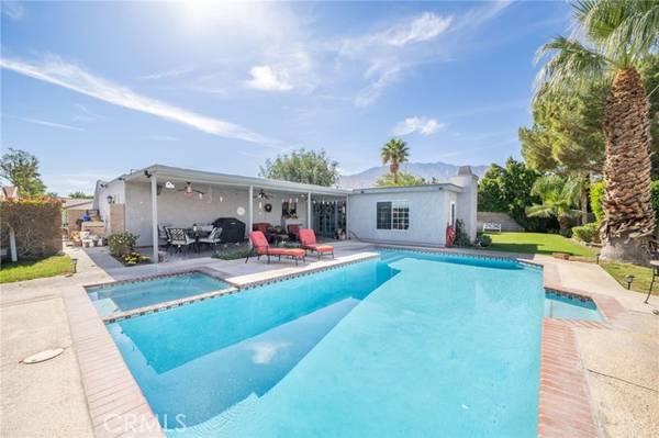 2210 E Powell RD, Palm Springs, CA 92262