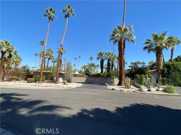 1562 S Indian TRL, Palm Springs, CA 92264