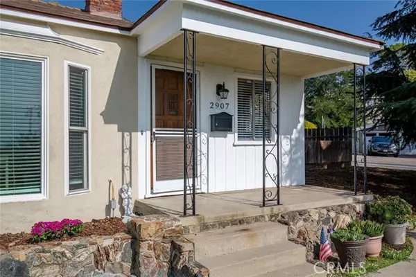 La Crescenta, CA 91214,2907 Los Olivos LN