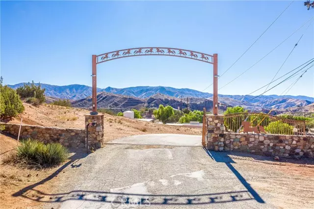 32820 Deerglen LN, Agua Dulce, CA 91390