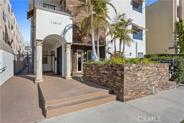 Toluca Lake, CA 91602,10913 Whipple ST 304