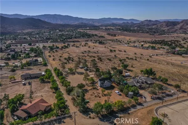 Agua Dulce, CA 91390,35555 Peppertree LN