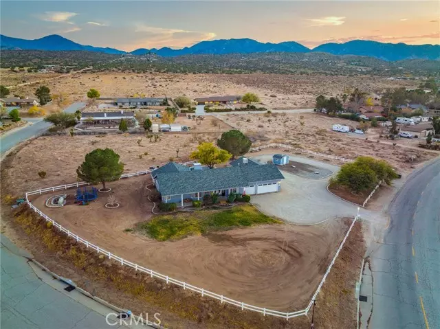 32160 Crystalaire DR, Llano, CA 93544