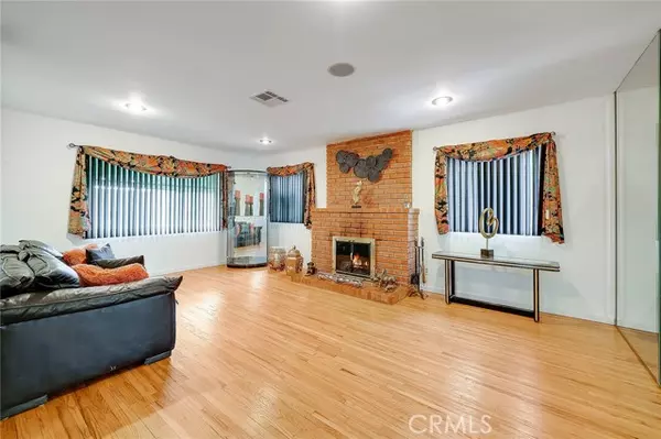 Altadena, CA 91001,607 Royce ST