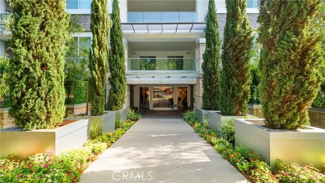 460 N Palm DR 203, Beverly Hills, CA 90210