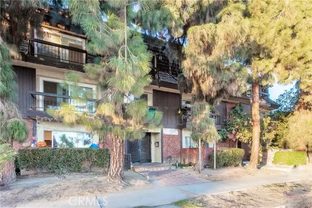 21219 Roscoe BLD 103, Canoga Park, CA 91304