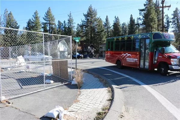 Big Bear City, CA 92314,441 W Big Bear BLD