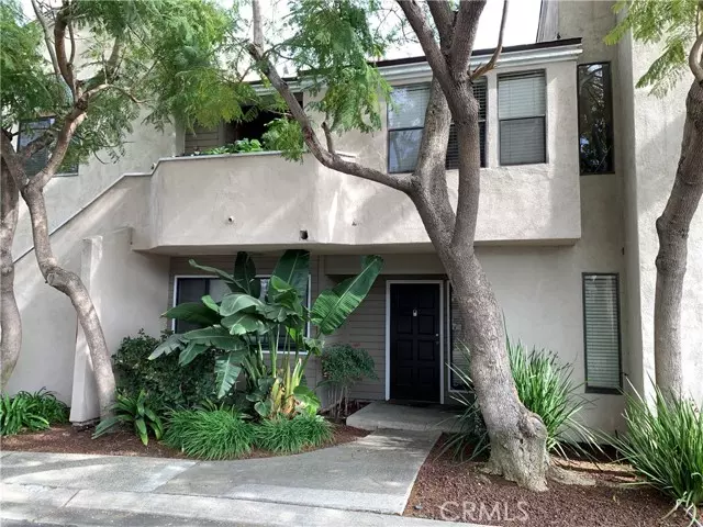 409 Brighton SPGS, Costa Mesa, CA 92627