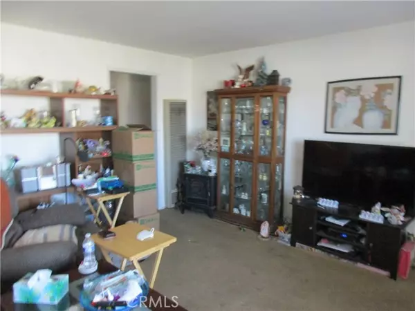 Lawndale, CA 90260,4548 W 156th ST