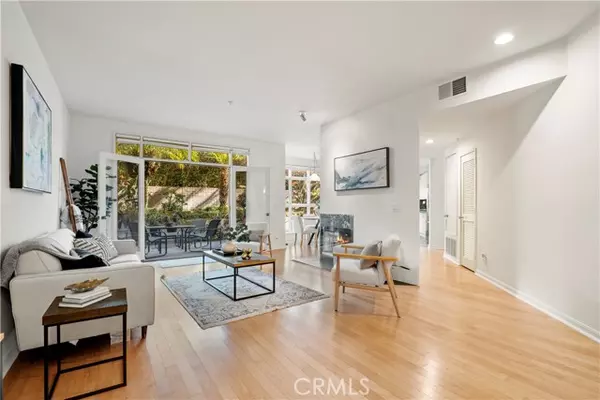 Santa Monica, CA 90405,3002 3rd ST 108