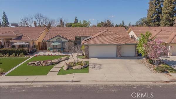 358 Amber AVE, Clovis, CA 93611