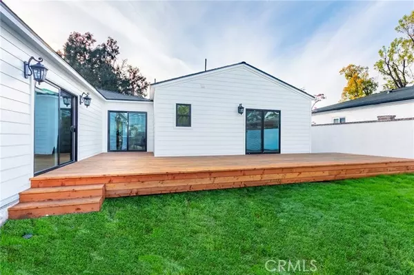 Toluca Lake, CA 91601,5050 Strohm AVE