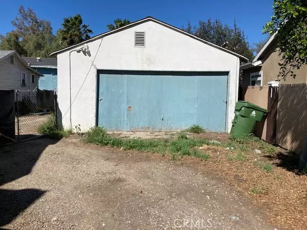 Reseda, CA 91335,18557 Arminta ST