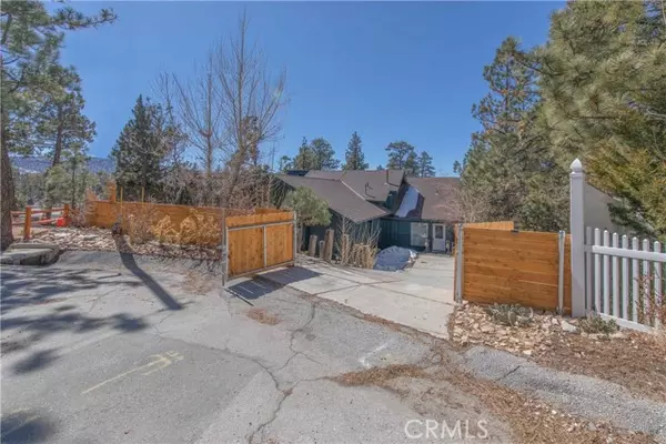 Big Bear City, CA 92314,986 Feather Mountain DR