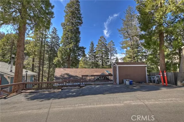 1035 Nesthorn DR, Crestline, CA 92325