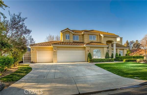 576 W Bedford AVE, Clovis, CA 93611