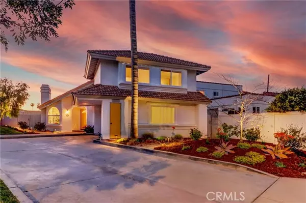 Costa Mesa, CA 92627,357 La Perle LN