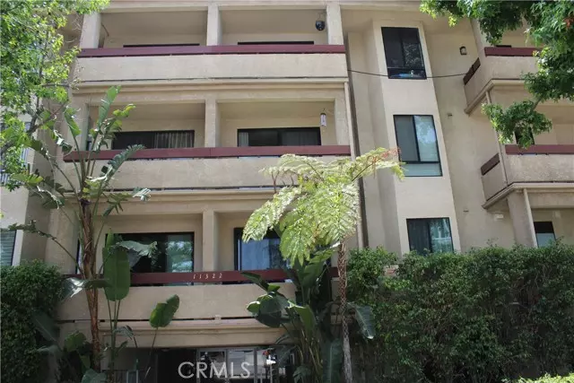 11322 Camarillo ST 104, Toluca Lake, CA 91602