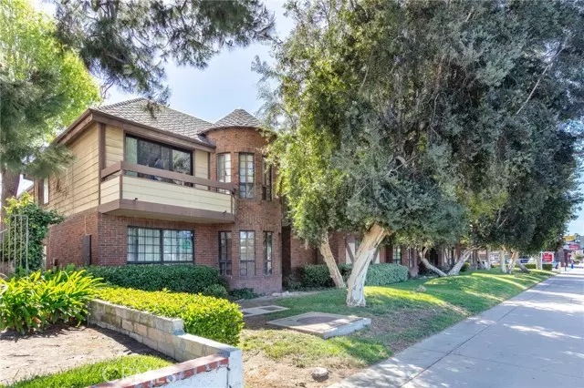 7632 Topanga Canyon BLD 206, Canoga Park, CA 91304