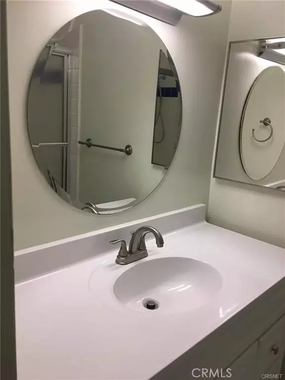 Valley Village, CA 91607,4841 Whitsett